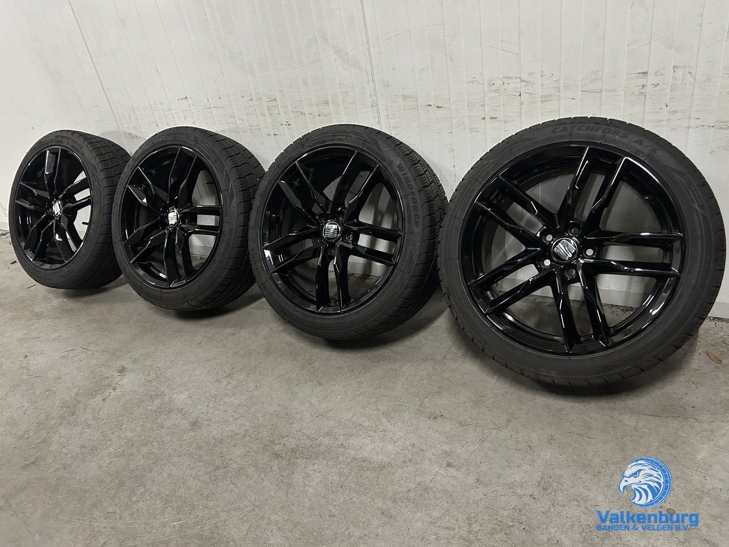 8mm! Originele Seat Ibiza 17 inch zwarte velgen 5x100 AllSea, Auto-onderdelen, Gebruikt, -, -, Banden en Velgen