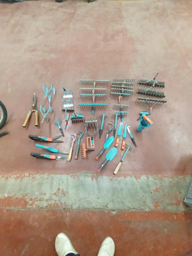 Tuin gereedschap  veel. Van gardenia ook stelen, Jardin & Terrasse, Outils à main, Enlèvement, Utilisé, Râteau, Gardenia