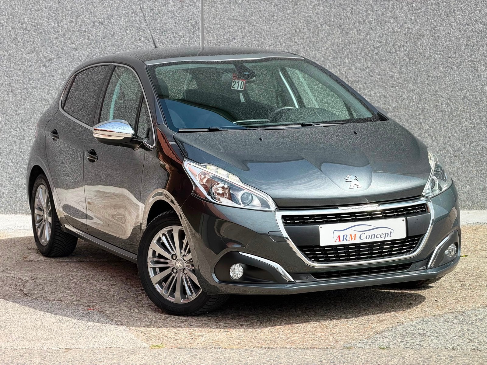 Peugeot 208 1.2 Essence AUTOMATIQUE Pano 74000km, Argent ou Gris, Achat, https://public.car-pass.be/vhr/2147299d-315a-457d-a2ad-a60539614bd4