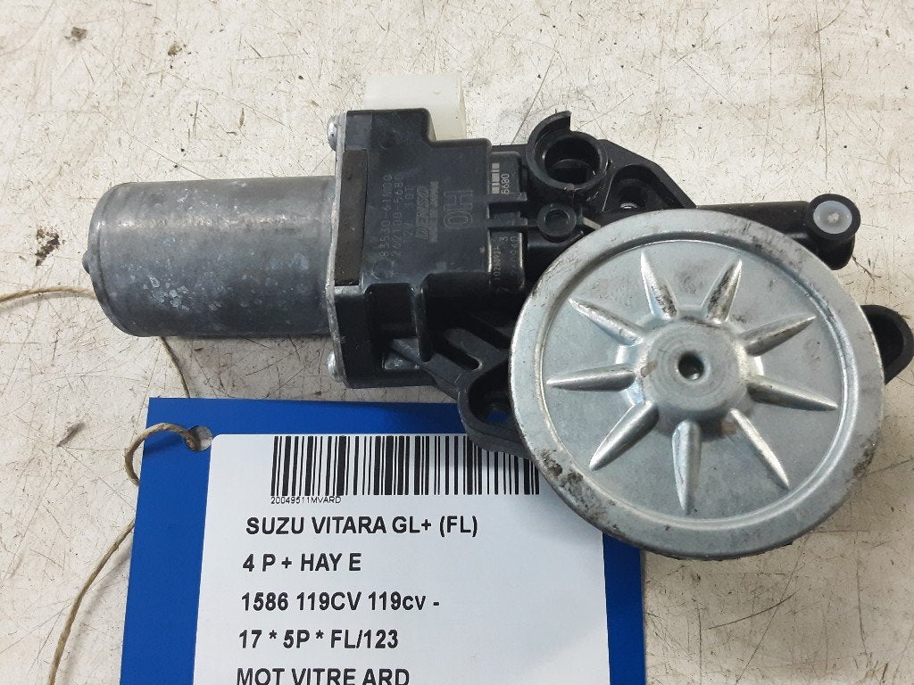 MOTEUR LEVE VITRE ELECTRIQUE ARRIÈRE DROIT (8353061M00), Mevr. I. Hauben, Utilisé, Arrière, Rue de l'Espoir 34 34
4030  GRIVEGNÉE, BE