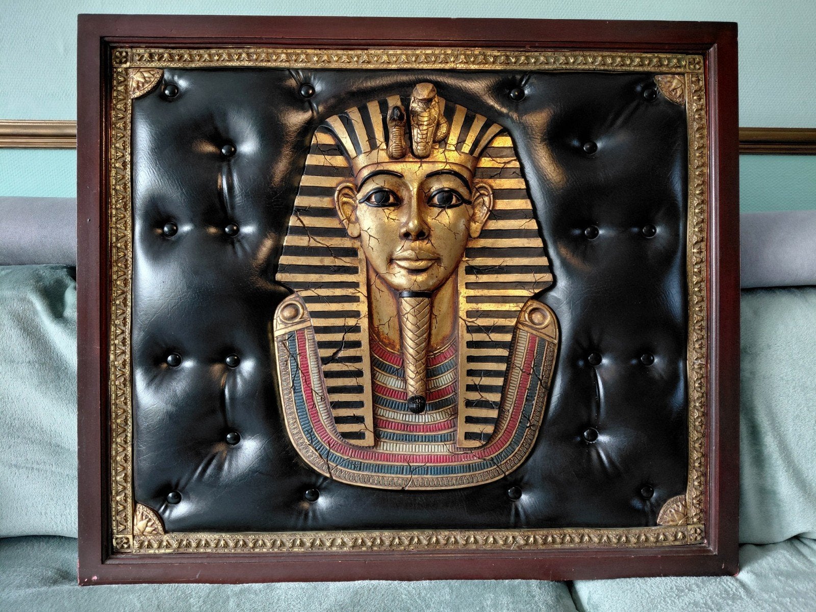 Cadre avec pharaon 3D, Enlèvement