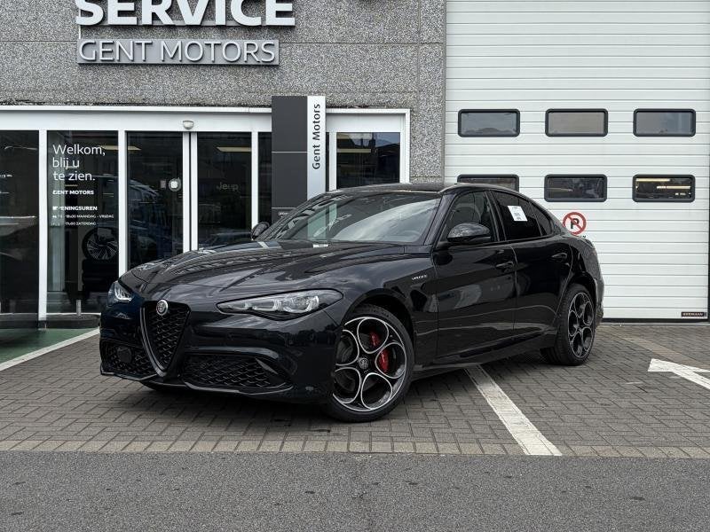 Alfa Romeo Giulia Veloce 2.0 Q4 280PK, Auto's, Automaat, USB, Zwart, Stadsauto