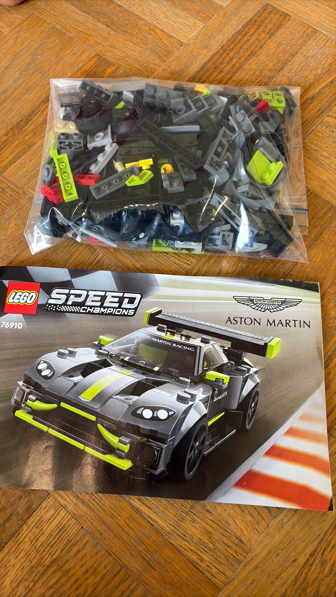 LEGO 76910 – Aston Martin Vantage GT3 + pilote, Verzamelen, Transformers, Ophalen, Zo goed als nieuw