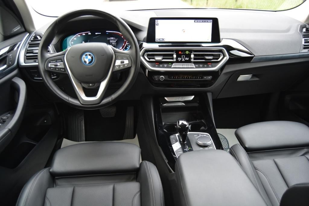 BMW X3 xDrive30e PHEV 292Pk Facelift Navi/Cam/Trekhaak/2023, Auto's, Automaat, 215 kW, 4 cilinders, Wit