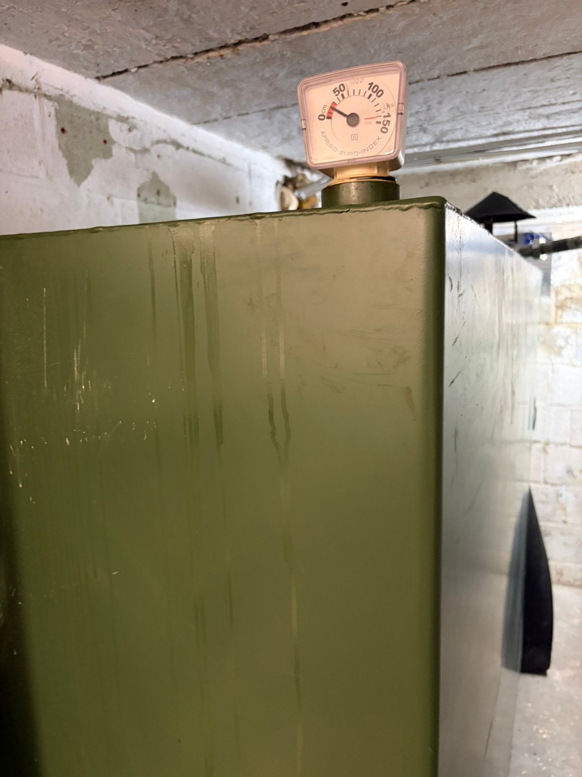 Citerne à mazout de 2400 litres presque neuve à donner, Comme neuf, Enlèvement, 80 cm ou plus, Autres types