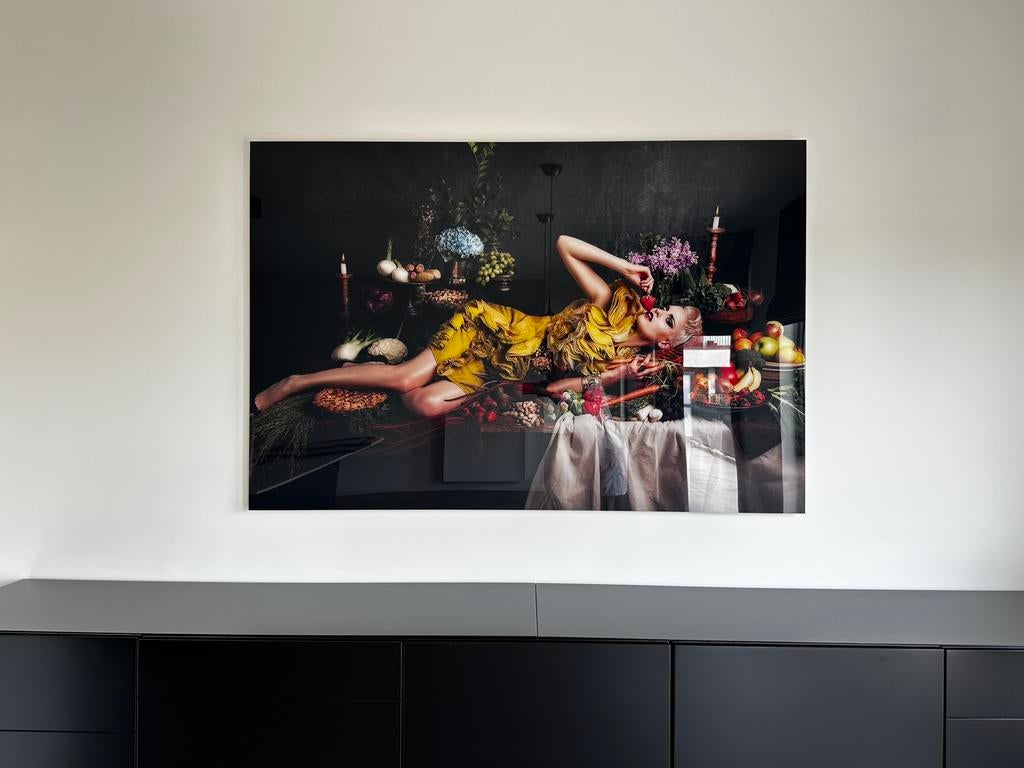 Yellowkorner Fotokader, Consume II van Mike Ruiz, Enlèvement