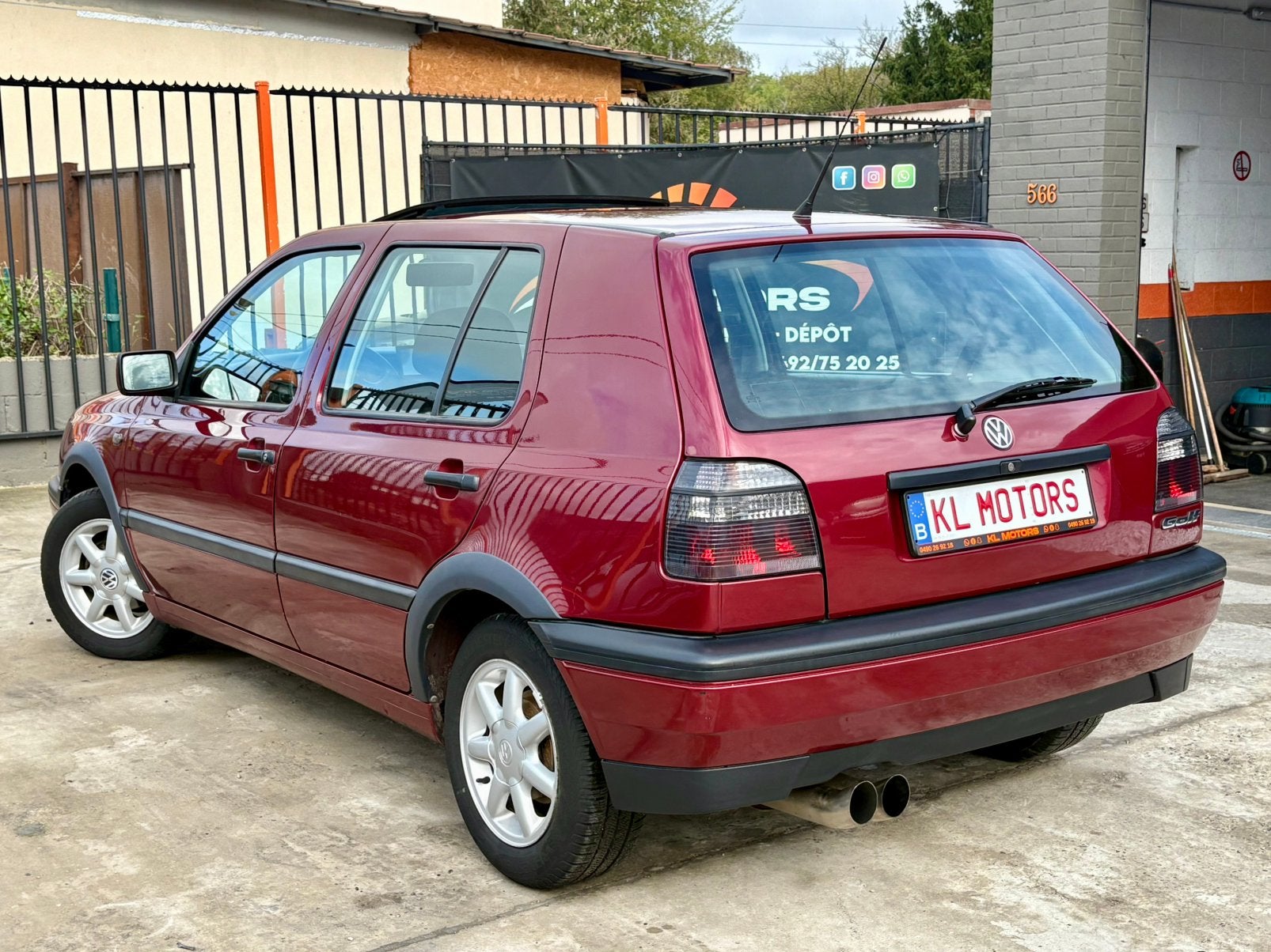 VW GOLF III 1.6i ESSENCE 147 000KM CARPASS OLDTIMER ANCÊTRE, Autos, Achat, Entreprise, Boîte manuelle, Entretenue par le concessionnaire