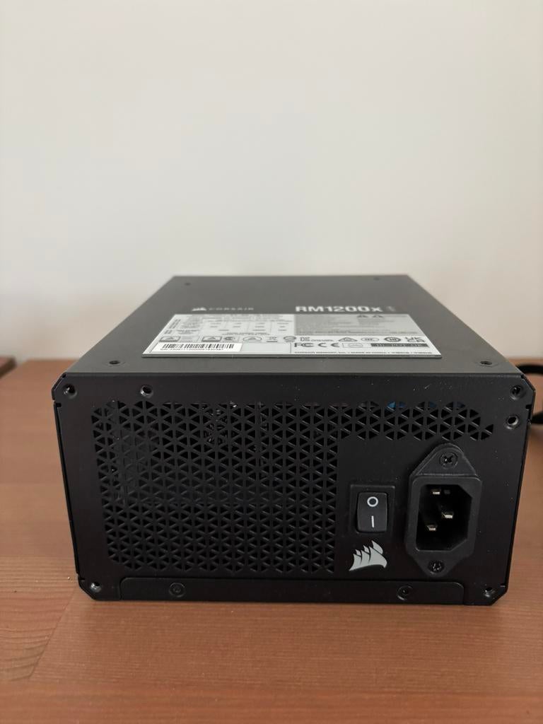 Corsair Rm1200x shift psu, Computers en Software, Interne voedingen, Ophalen of Verzenden, Zo goed als nieuw
