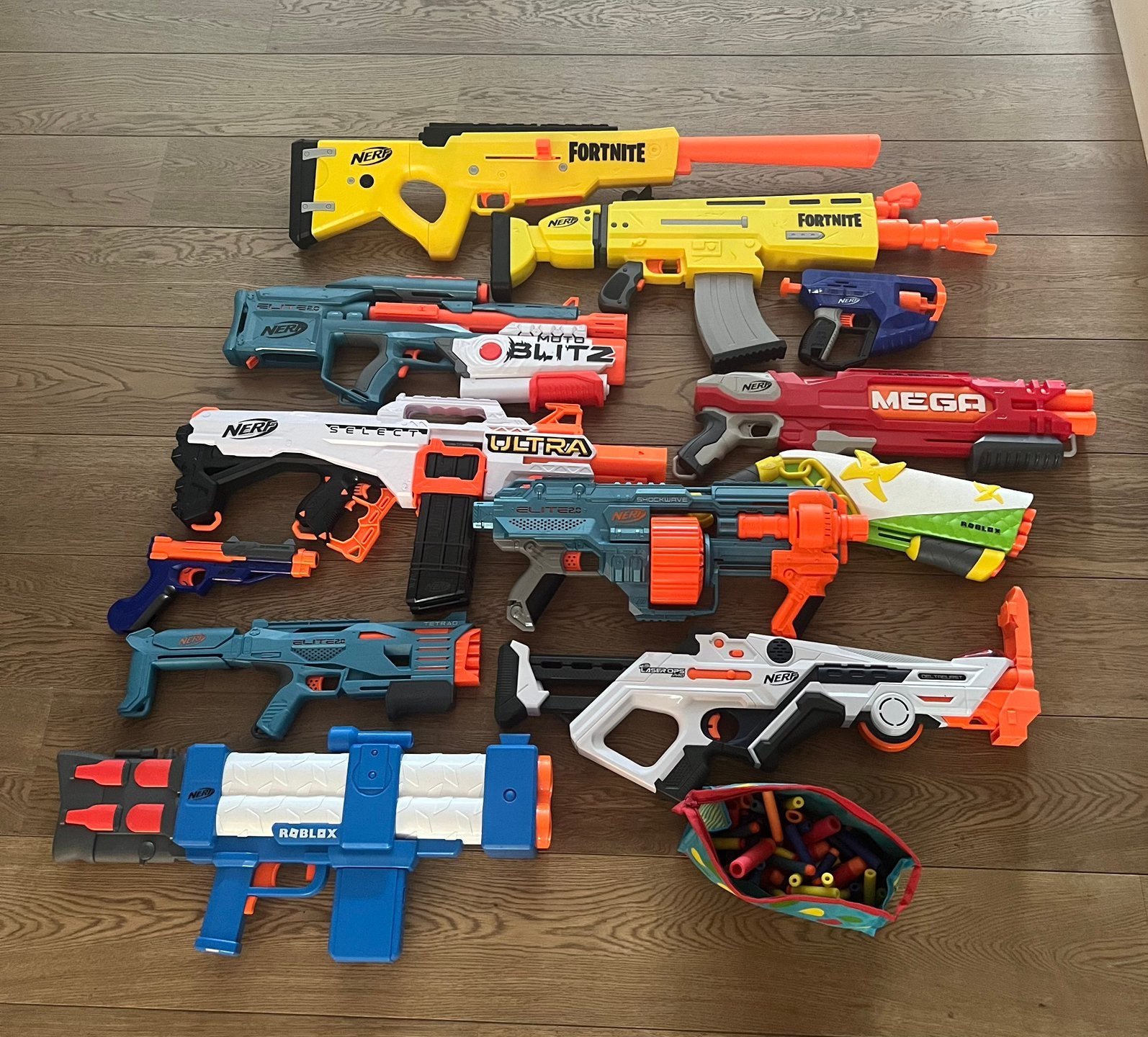 Nerf pistolen/ guns + zakje pijltjes, Ophalen, Zo goed als nieuw