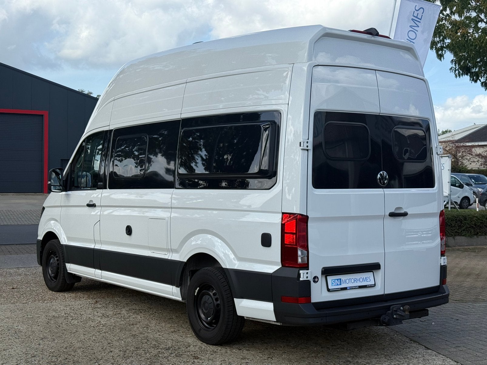 Vw Grand California - NEW MODEL - 1EIG! TREKHAAK **, Automaat, Buscamper of Camperbus, Volkswagen, Bedrijf