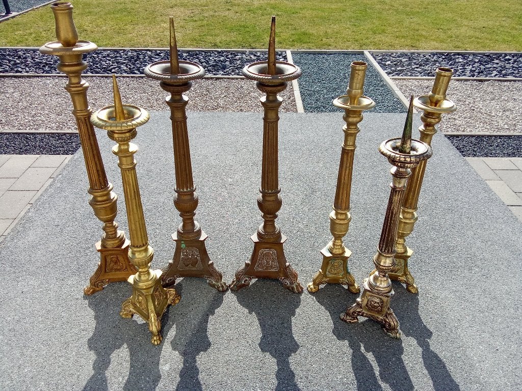 Kandelaars van uit het klooster kandelaars 9 stuks., Antiek en Kunst, Ophalen of Verzenden, Koper of Brons