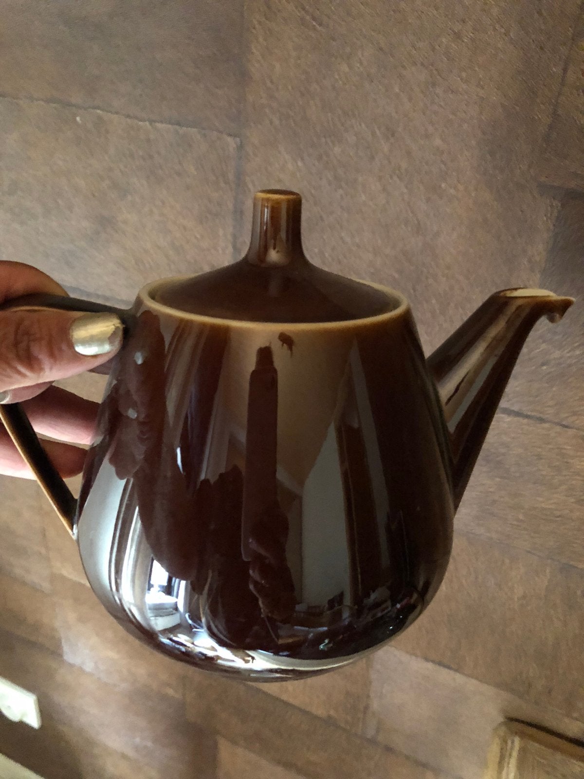 Mooi bruin geglazuurde theepot, Ophalen of Verzenden