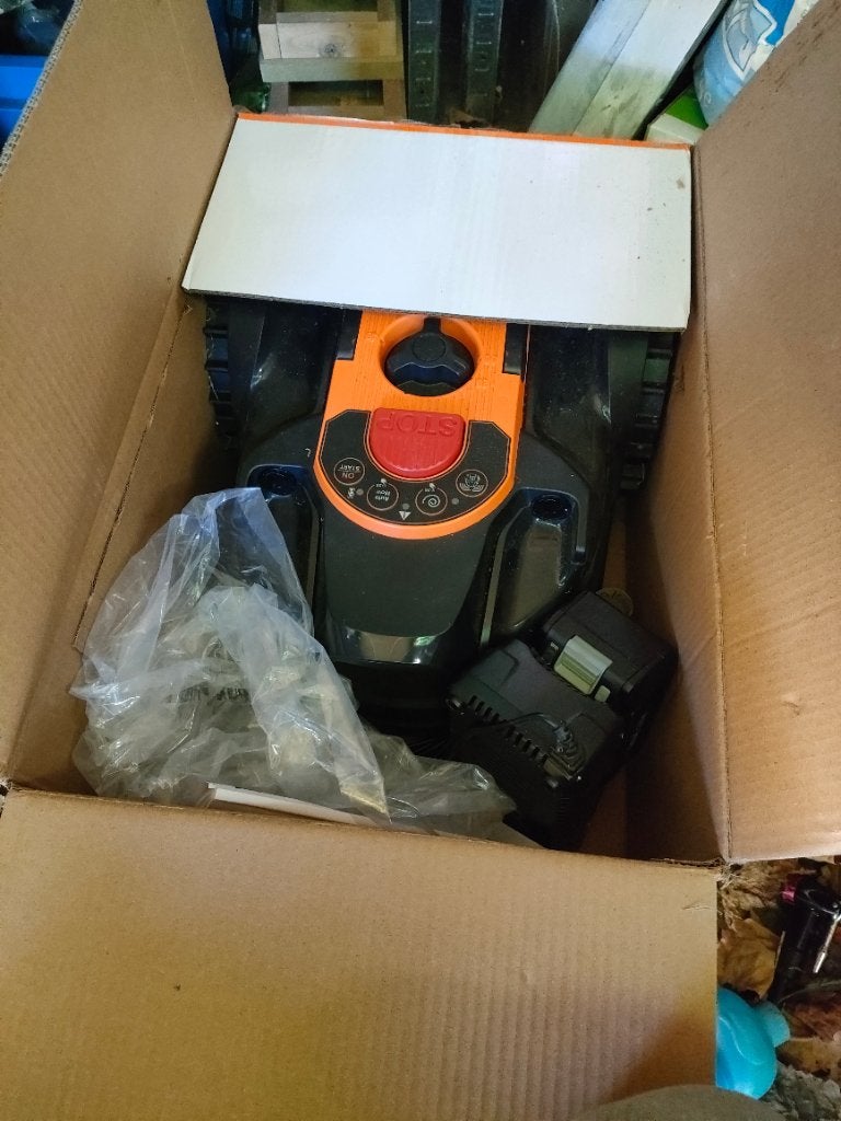 Lawnmaster robotmaaier, Enlèvement, Comme neuf, Moins de 20 cm, Lawnmaster