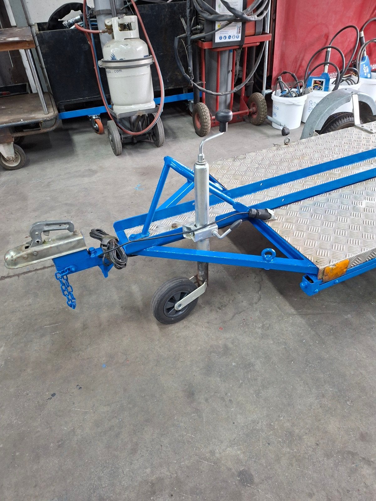 te koop aanhangwagen, Ophalen
