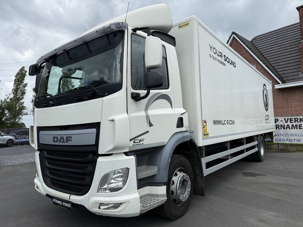 DAF CF 290 FA, 2017, 479.000km, Euro 6 Bak + Klep Dhollandia, Auto's, Vrachtwagens, Automaat, Euro 6, Wit, Bedrijf
