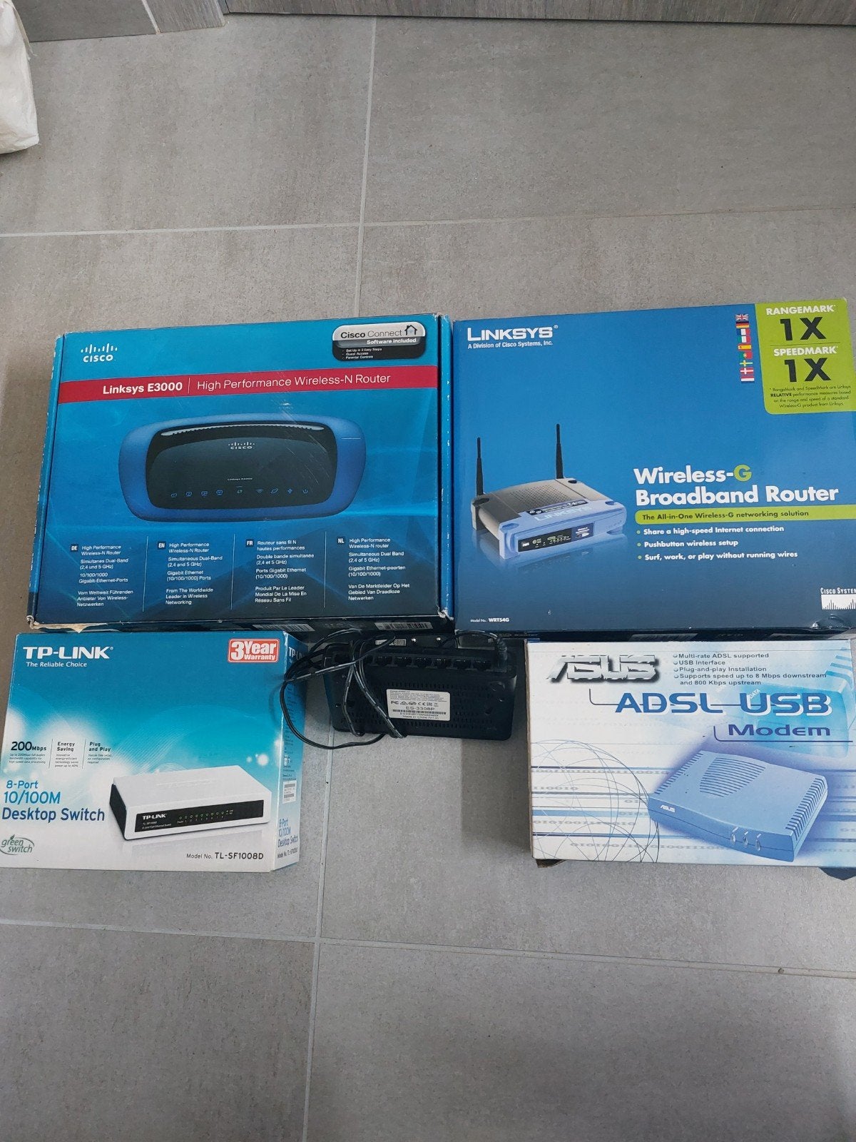 Routeurs et switch, Informatique & Logiciels, Routeurs & Modems