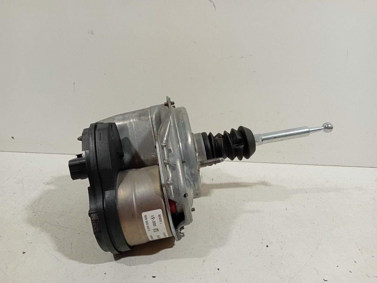 Rembekrachtiger Volkswagen Golf, Auto-onderdelen, Onderdelen@venauto.nl, Van der Ven Autorecycling B.V., Gebruikt, Ettenseweg 76, 4706 PB Roosendaal, The Netherlands