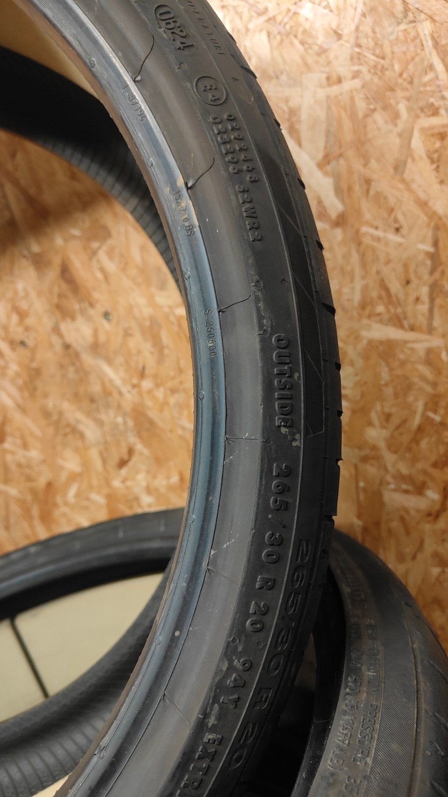 265/30r20 continental 60€ par pièce avec assemblage, Enlèvement