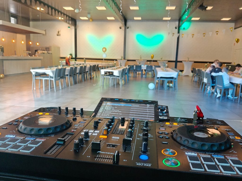 Pioneer XDJ-RX3 in zeer goede staat - 1 jaar garantie, Muziek en Instrumenten, Ophalen, Zo goed als nieuw, Minder dan 5 kanalen