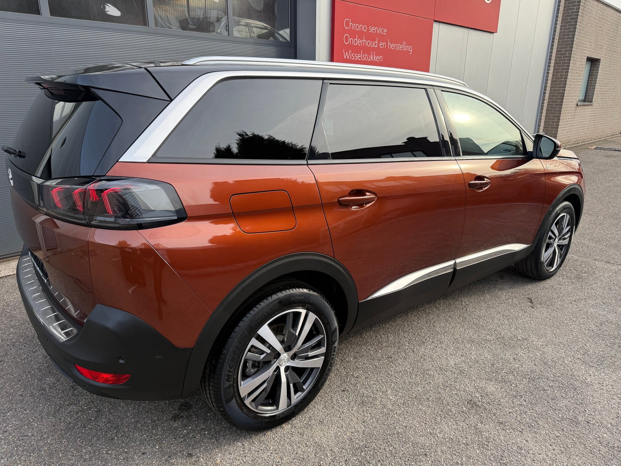 Peugeot 5008 12PureTech 131pk EAT8 ROADTRIP, Gebruikt, Euro 6, 7 zetels, Lichtsensor