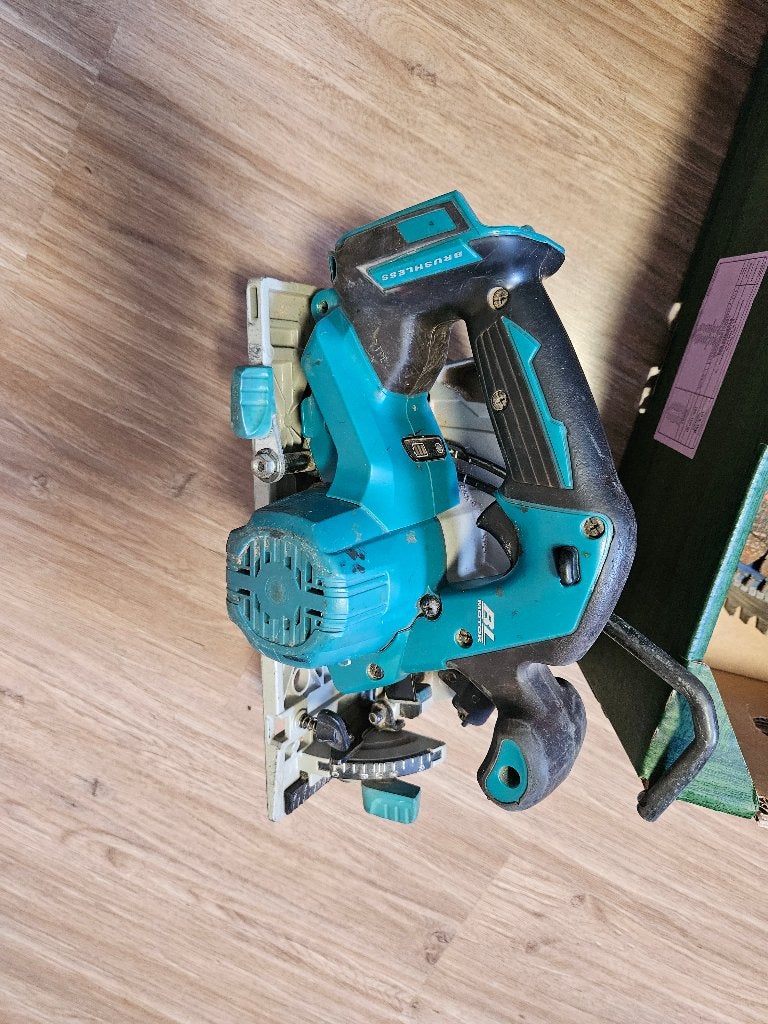 Scie circulaire Makita 18 165 mm Sans batteries ni chargeur,, Enlèvement, Utilisé, Scie circulaire, Makita
