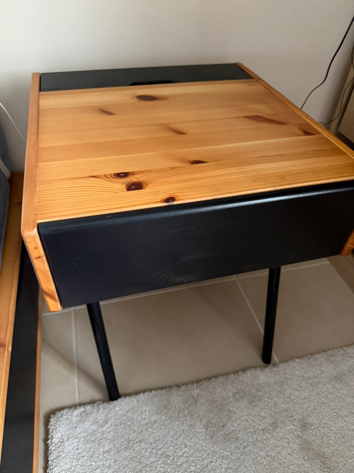 IKEA Mandal Table de nuit, Enlèvement, Utilisé, Bois, 45 à 65 cm