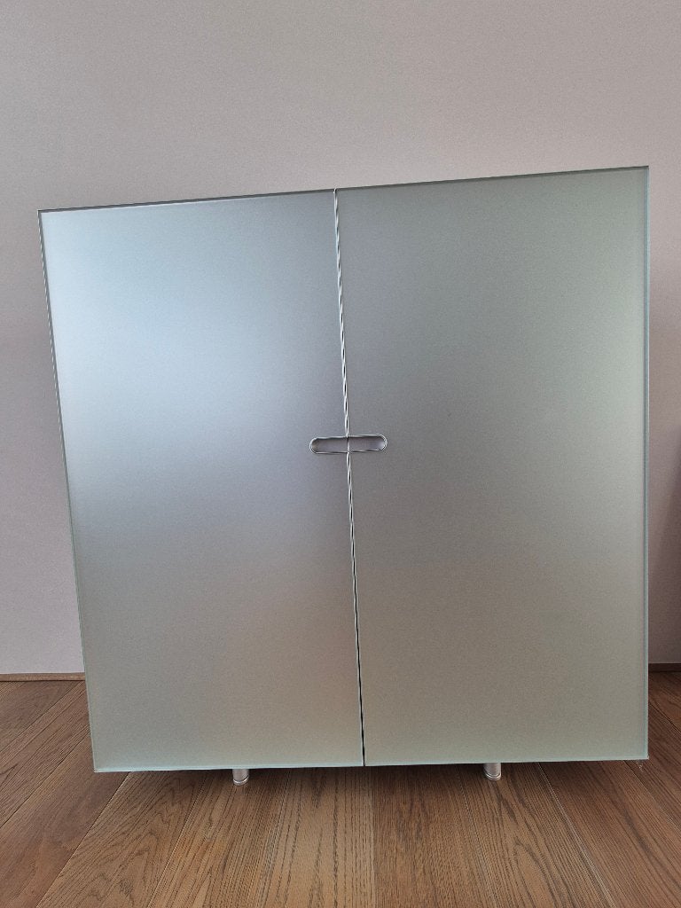 Modern kastje met glazen deuren in mat glas, Ophalen, Met deur(en), Modern en luxueus, 100 tot 150 cm