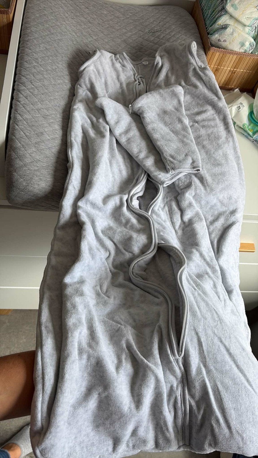 slaapzak met afneembare mouwen,fluweel, Ophalen of Verzenden, Zo goed als nieuw, 90 cm, Grijs