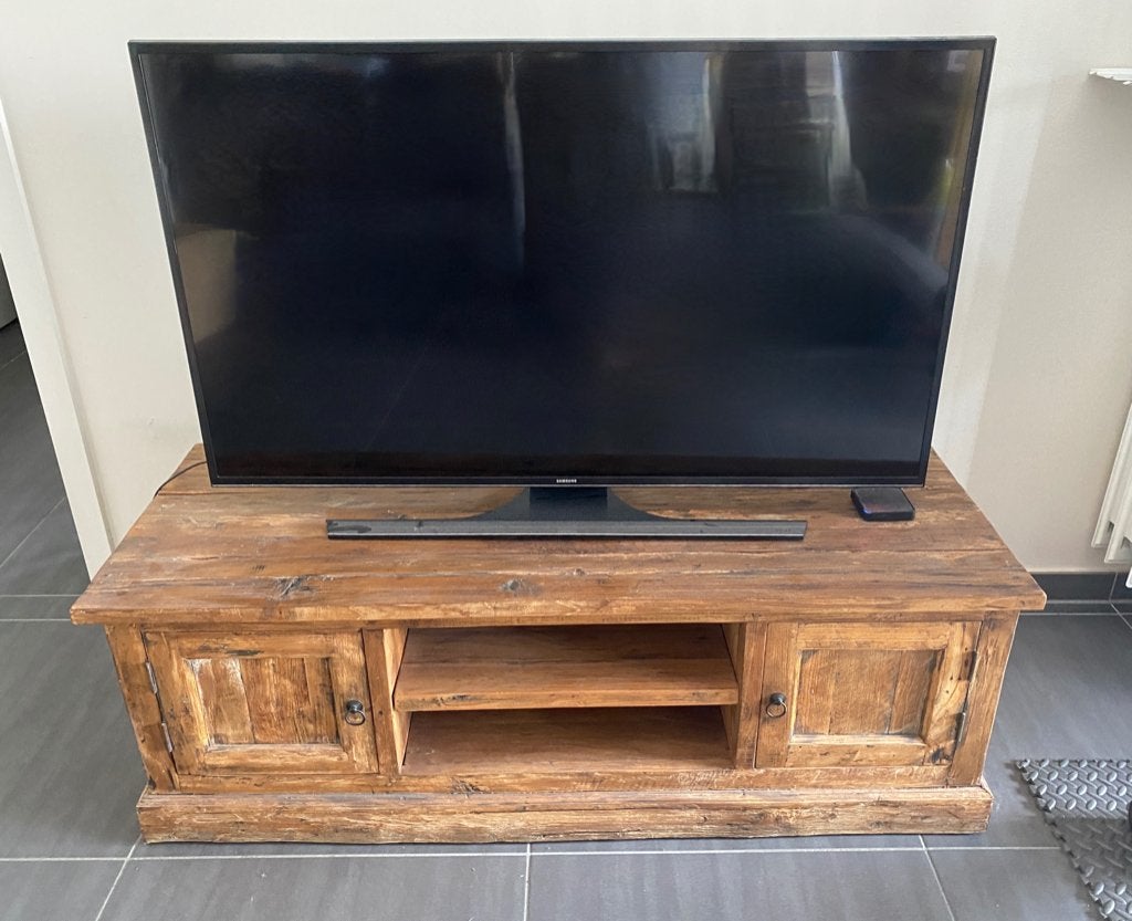 Houten TV Meubel in een heel mooie staat, Huis en Inrichting, Kasten |Televisiemeubels, Ophalen, Gebruikt, 100 tot 150 cm, 25 tot 50 cm