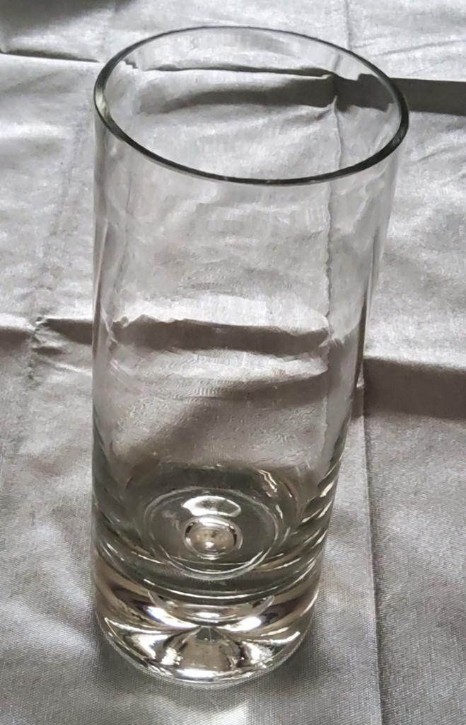 Grand vase droit en verre à fond épais : H. 31 cm, Enlèvement, Comme neuf, Verre