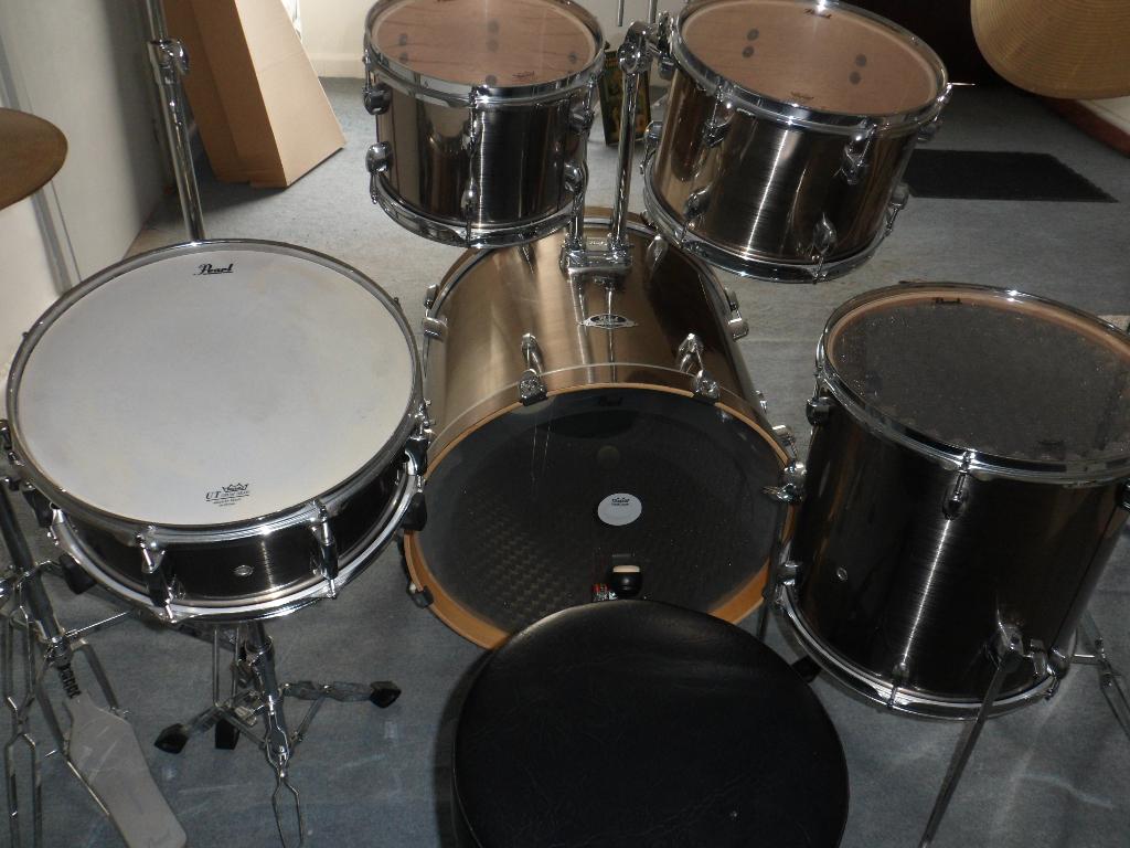 top occasie PEARL export  5-delig, symbals, kruk,silverkleur, Muziek en Instrumenten, Ophalen, Zo goed als nieuw, Pearl