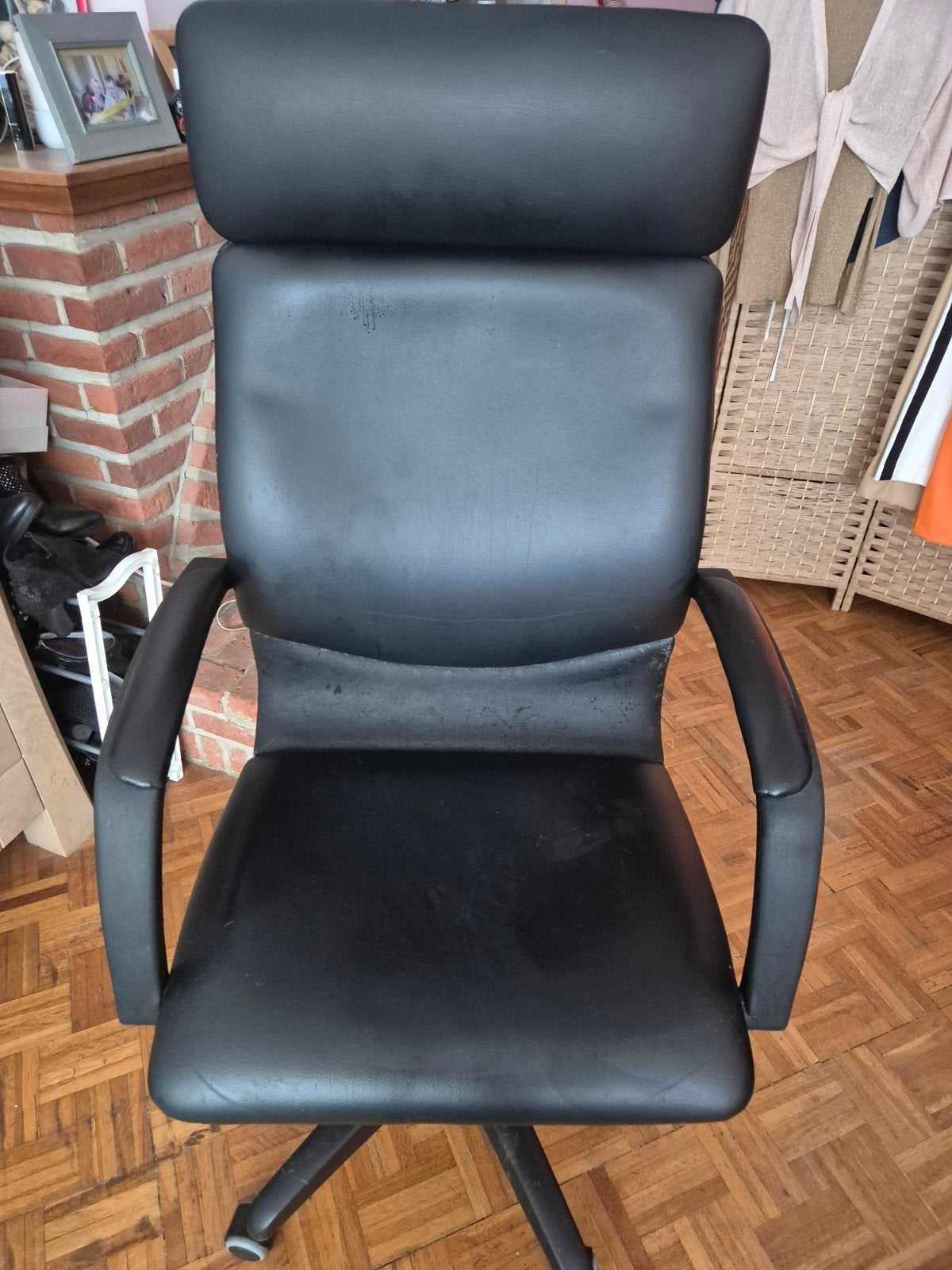 Grande chaise de bureau noire, Cuir