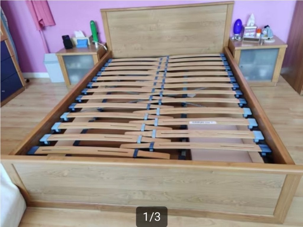 GRATIS bed van 140 x 200 cm met nachtkastjes., Huis en Inrichting, Ophalen, Gebruikt, Tweepersoons