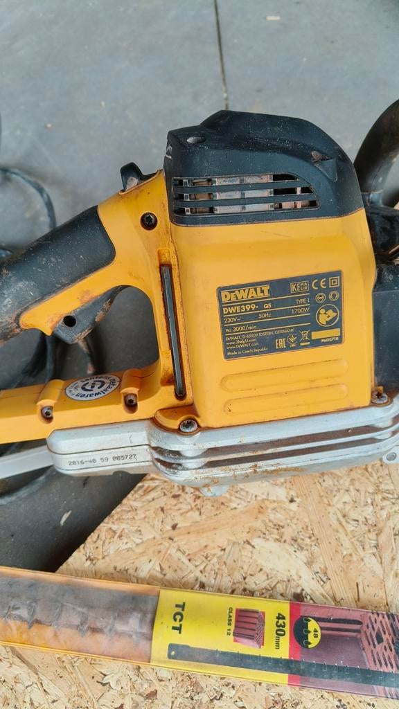 DeWalt alligatorzaag, Enlèvement