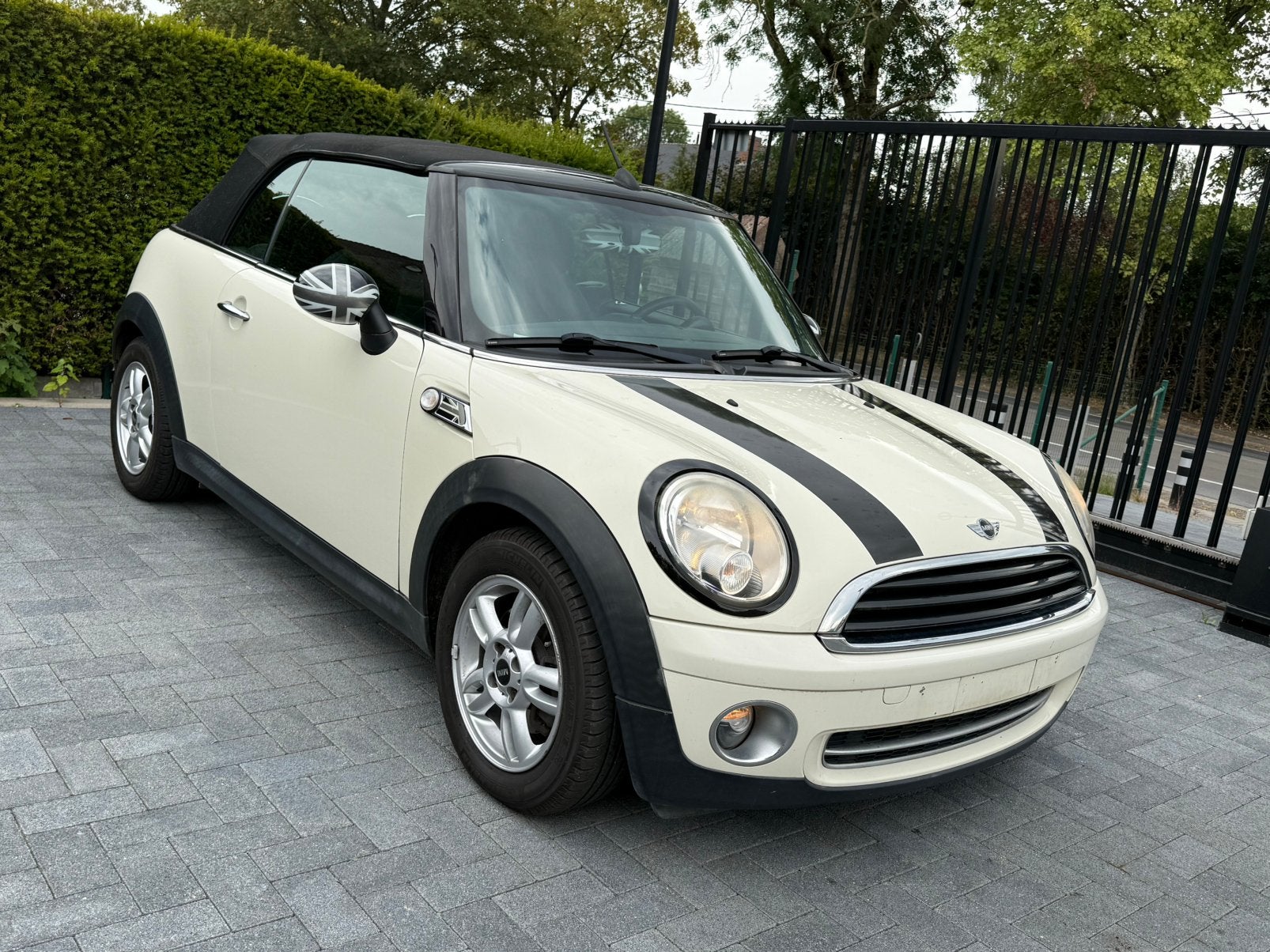 Mini One 1.6i Cabrio | Verbruik Olie !!!, Autos, Mini, Vitres électriques, Euro 5, Achat, Boîte manuelle