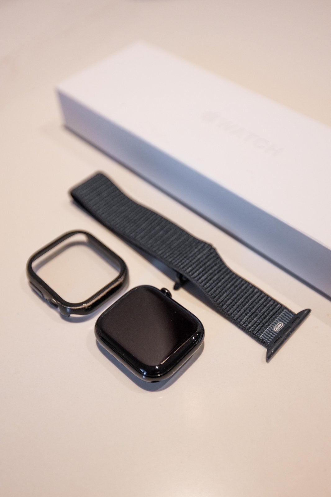 Apple Watch Series 10 GPS – 46mm – Aluminium – Zwart – €220, IOS, Comme neuf, Enlèvement, GPS