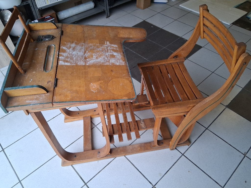 Kind lessenaartje, Enlèvement, Utilisé, Table(s) et Chaise(s)