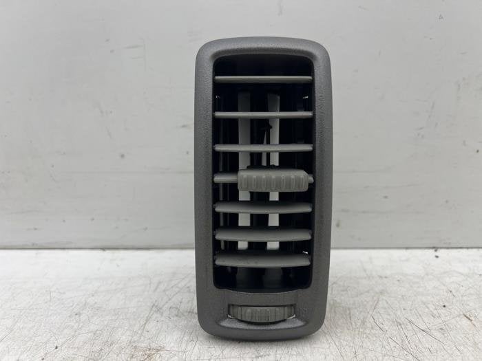 Grille aération tableau de bord d'un Renault Trafic, Renault, -, 3 mois de garantie, Utilisé