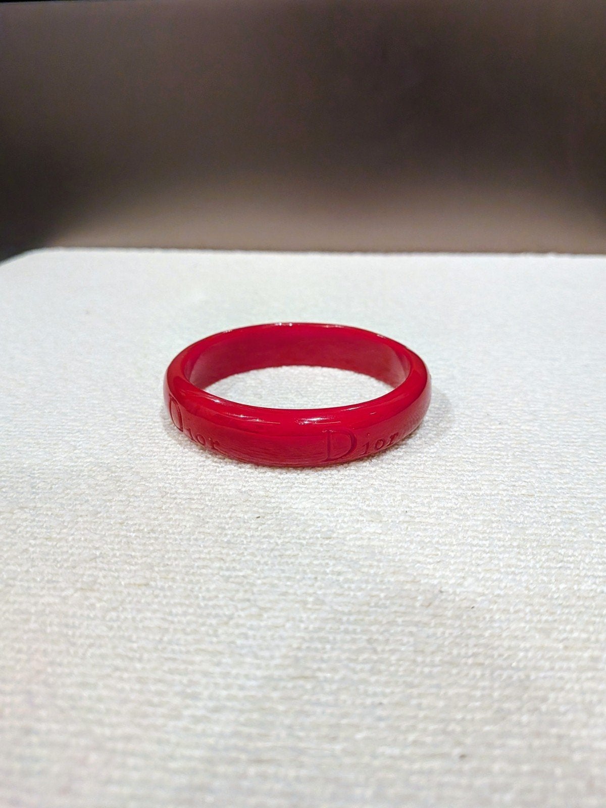 Rode armband van bakelieten van Christian Dior — Vintage