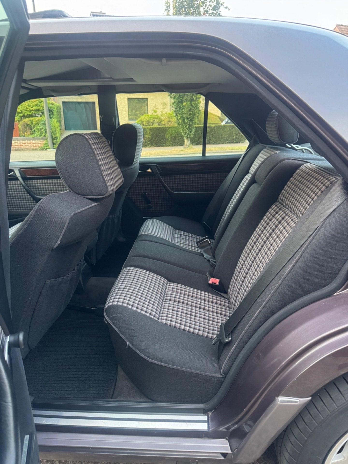 Mercedes E300 d | Automaat | Airco | Oldtimer, foto 9