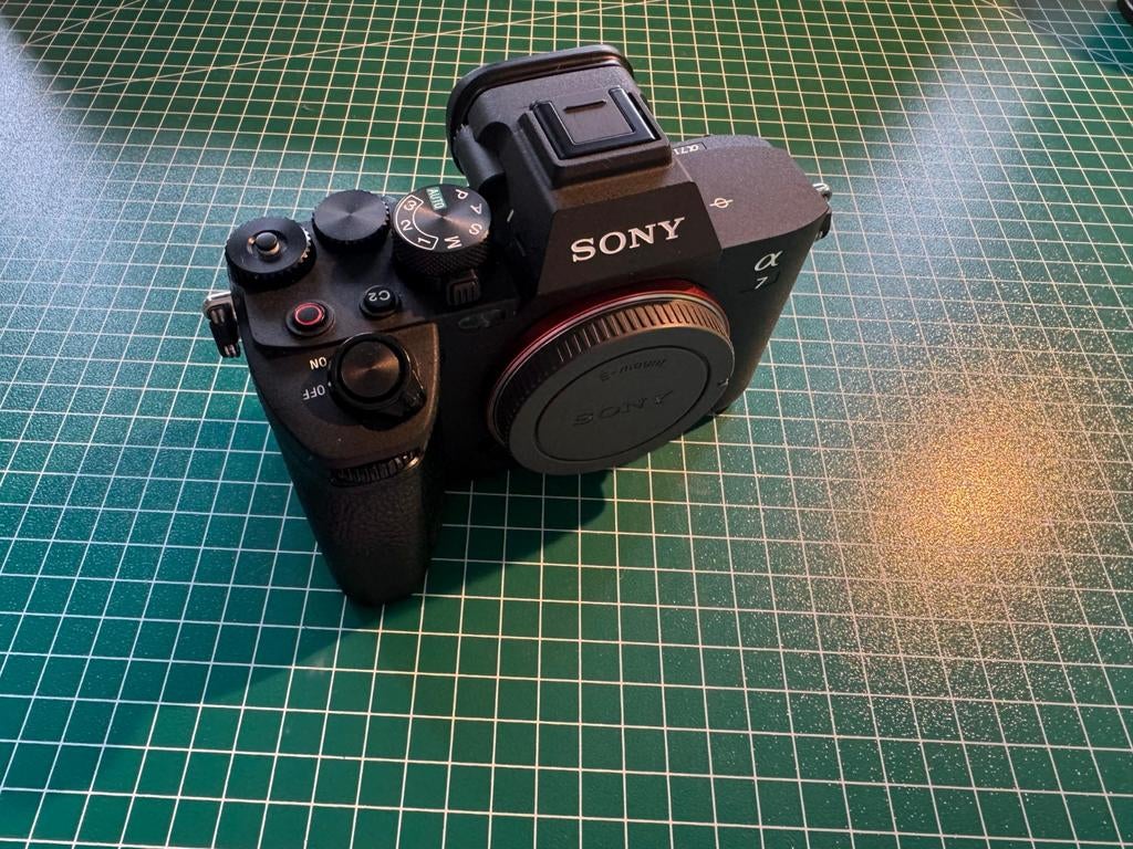 Sony A7 iv body env 1000 clicks avec garantie et facture, Ophalen, Sony
