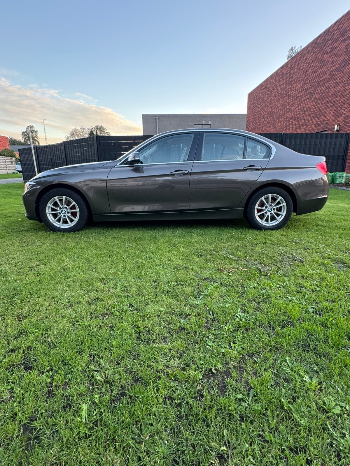Bmw 316I Benzine 136pk Euro 6B 133.000km Blanco Keuring, Autos, 2 cylindres, Particulier, Brun, 1100 kg
