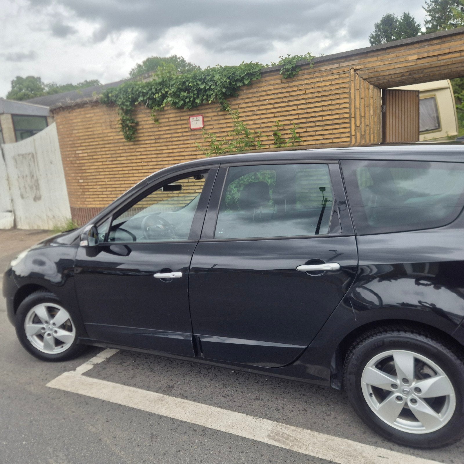 Renault scenic 1.5 dci diesel 300000 km 7 places euro 5, Autos, Achat, Boîte manuelle, 5 portes, Diesel