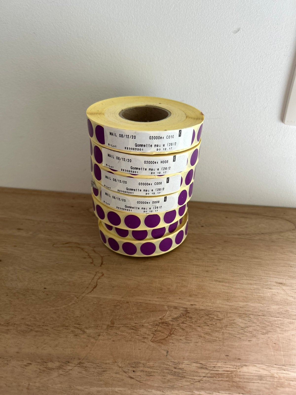 20.000 gommettes mauves, Divers, Papier cadeau, Enlèvement ou Envoi, Comme neuf