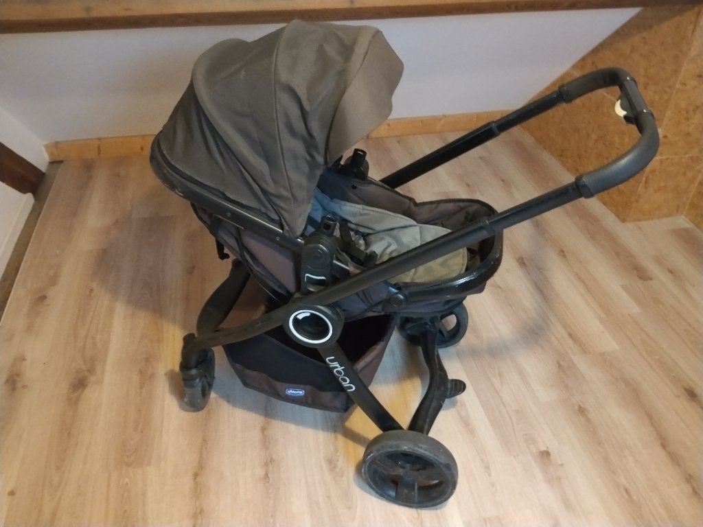 Poussette Chicco Urban – complète et fonctionnelle – 40 €, Autres marques, Avec nacelle, Enlèvement, Utilisé