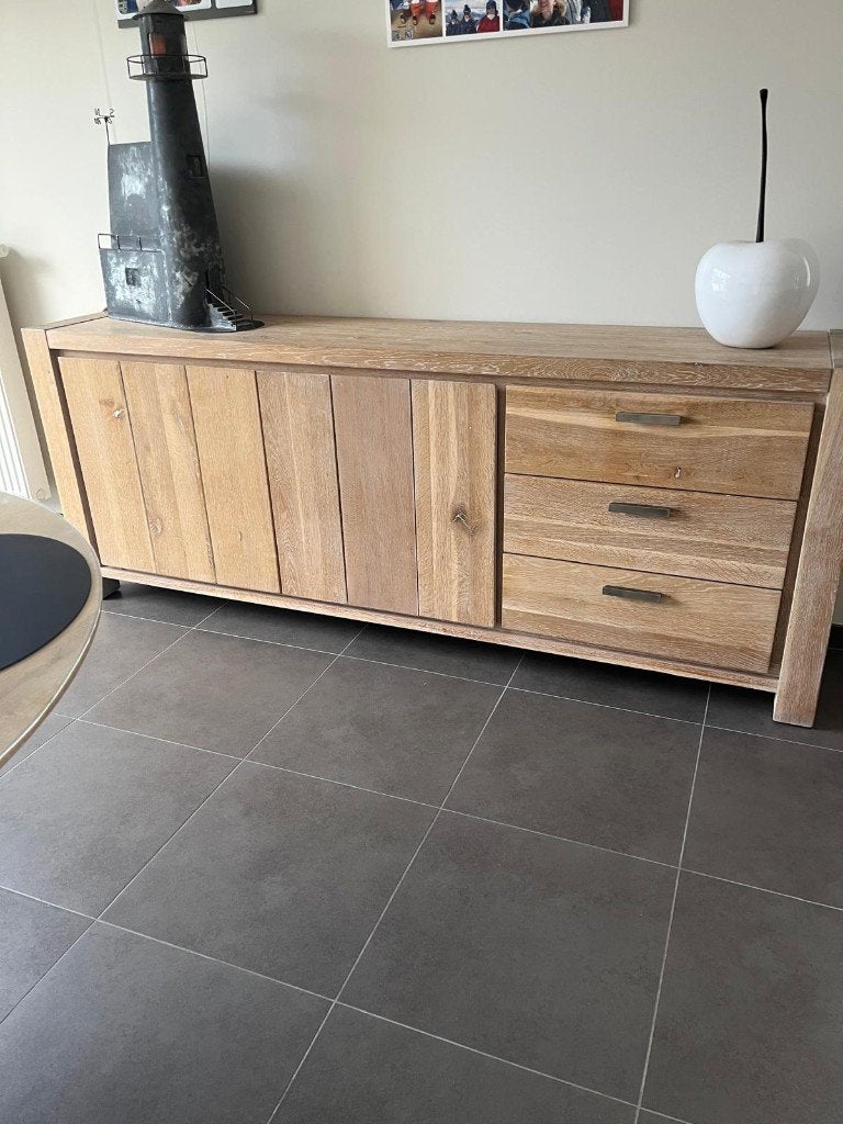 Massief houten bar + dressoir + ronde tafel, Ophalen, Zo goed als nieuw