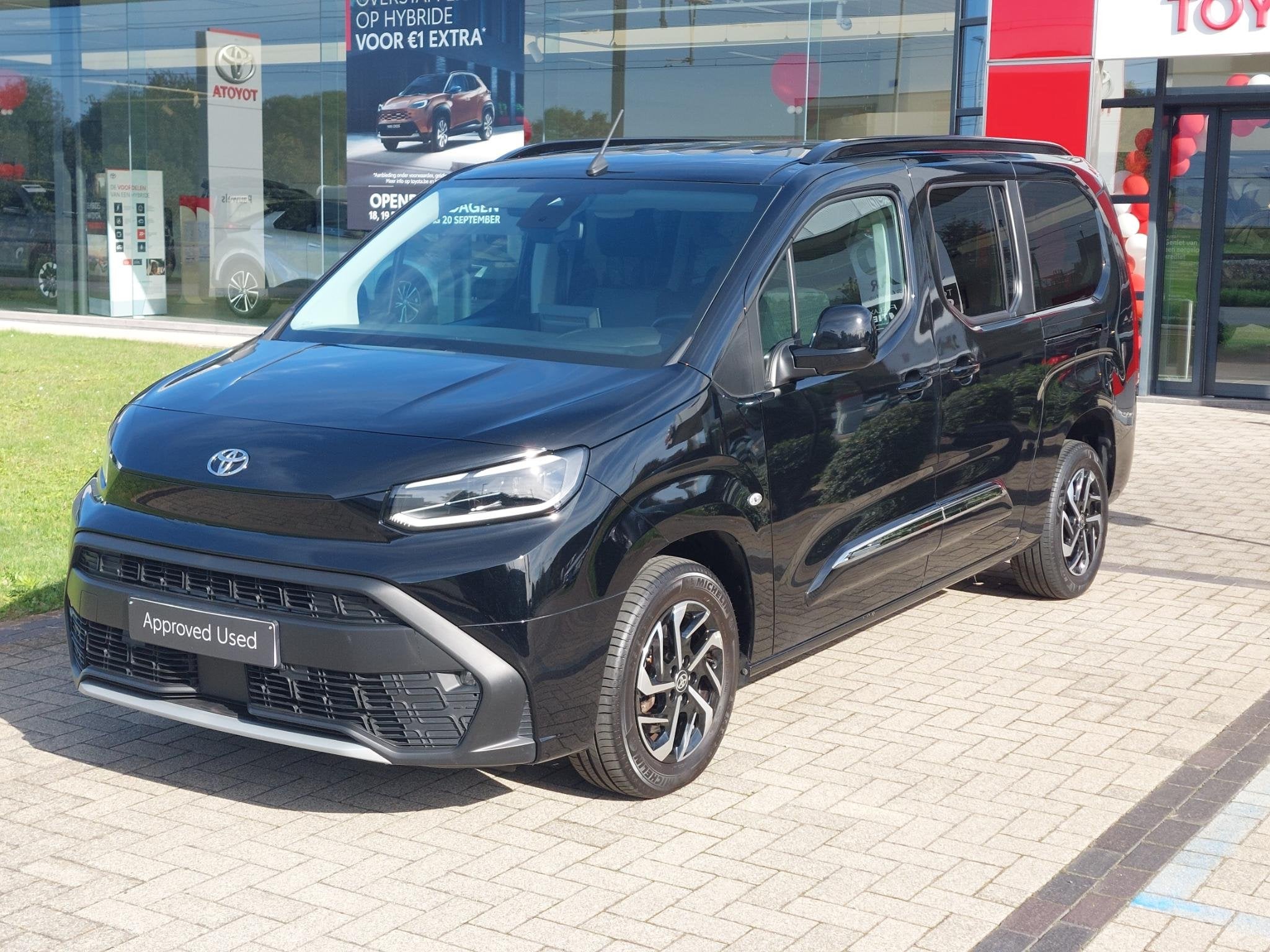 Toyota Proace City Verso 1.2i 81kW LWB Family, Voorwielaandrijving, Gebruikt, Handgeschakeld, 5 deurs