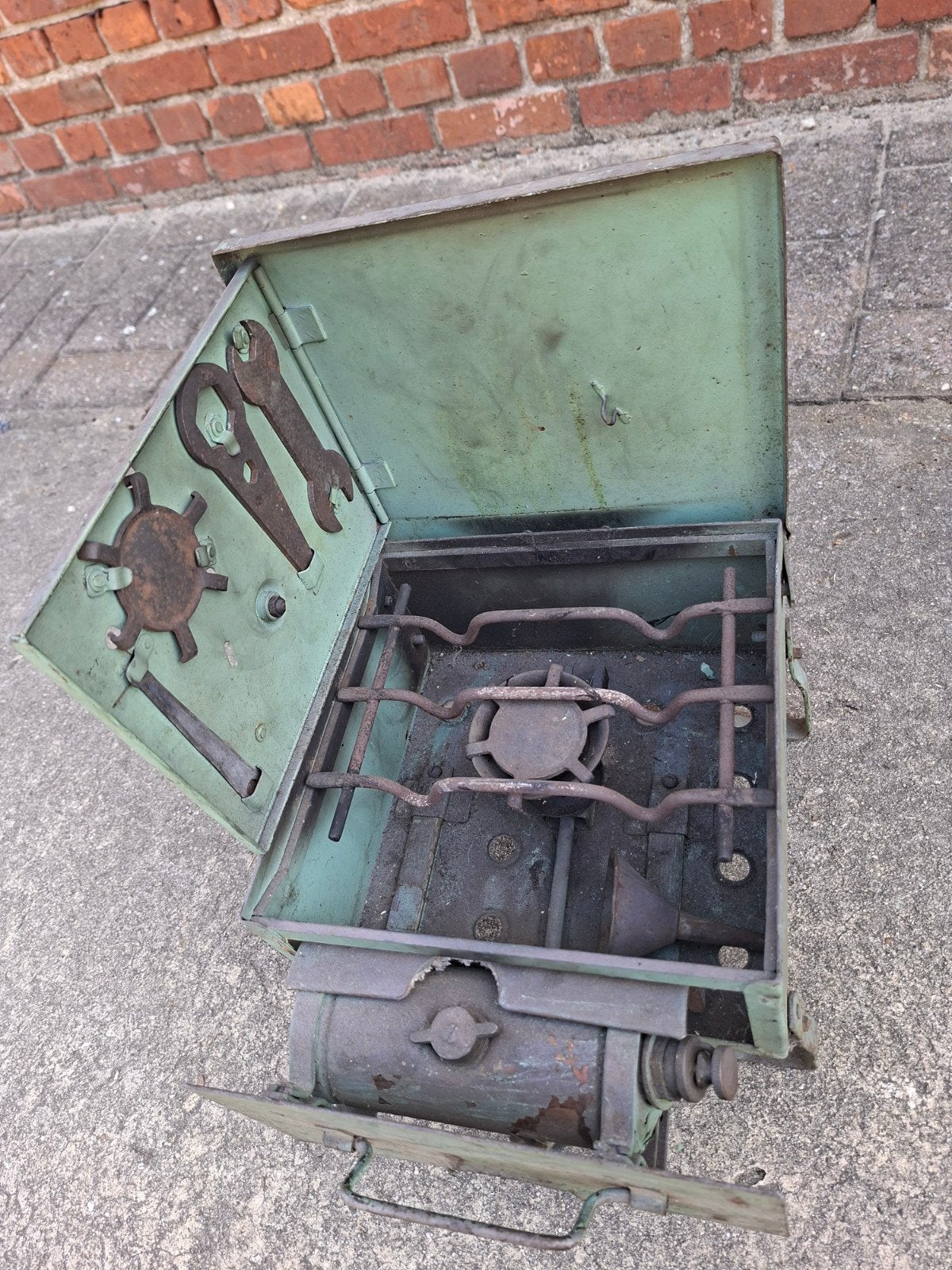 Leger materiaal ww1 en ww2, Ophalen