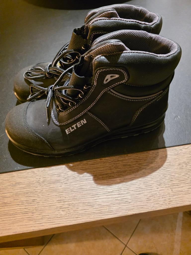 Werkschoenen 43, Doe-het-zelf en Bouw, Veiligheidskleding, Ophalen of Verzenden
