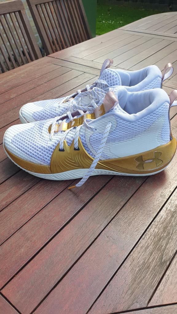 Chaussures de basketball - UNDER ARMOUR - HOVR - Embiid one, Enlèvement, Utilisé, Chaussures